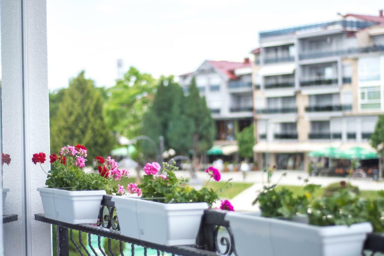 Seasons Hotel Струга Экстерьер фото